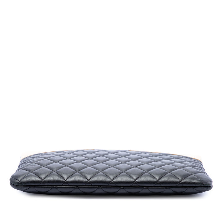 Chanel CC Bicolore Matelassé Pochette Cuir d'agneau