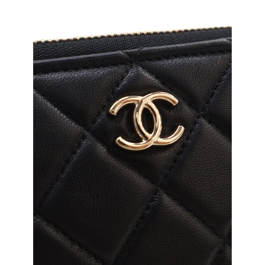 Chanel Pochette CC Matelassé Coco Charms Chaîne Wristlet Cuir d'agneau Noir – vue 4 – GABY PARIS