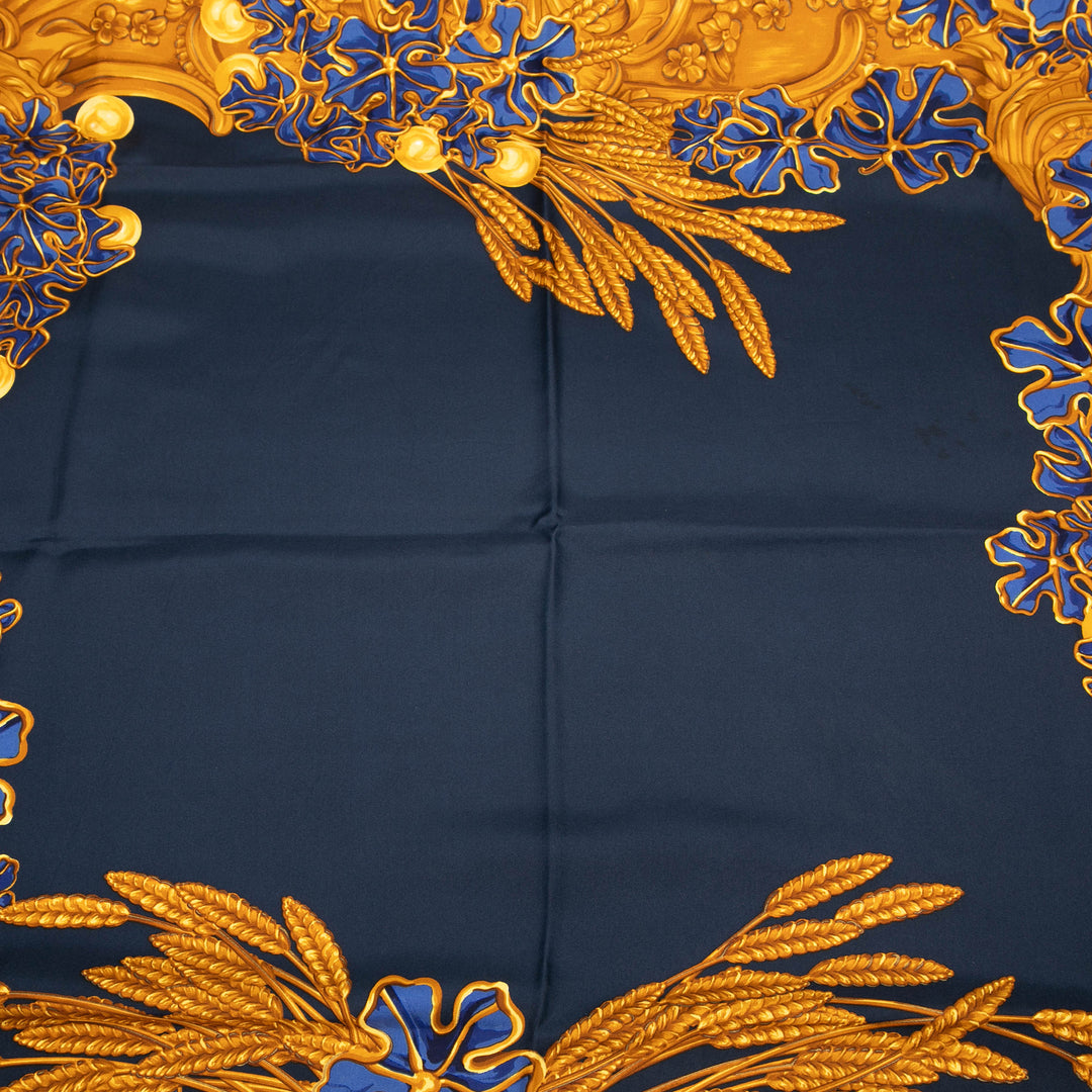 Chanel Baroque Wheat Floral Soie Foulard Bleu – GABY PARIS Authentique