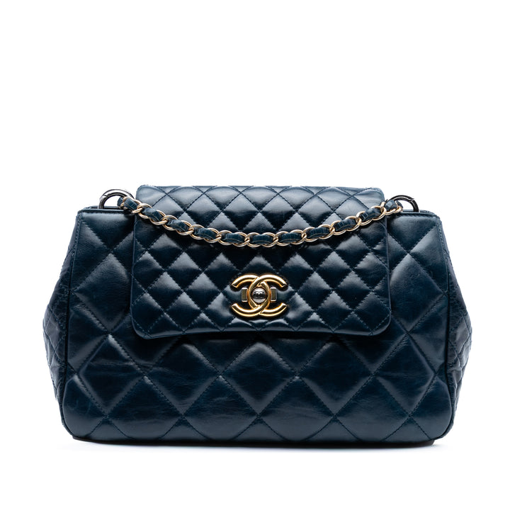 Chanel Small Quilted Aged Cuir de veau Daily Walk Flap Bleu