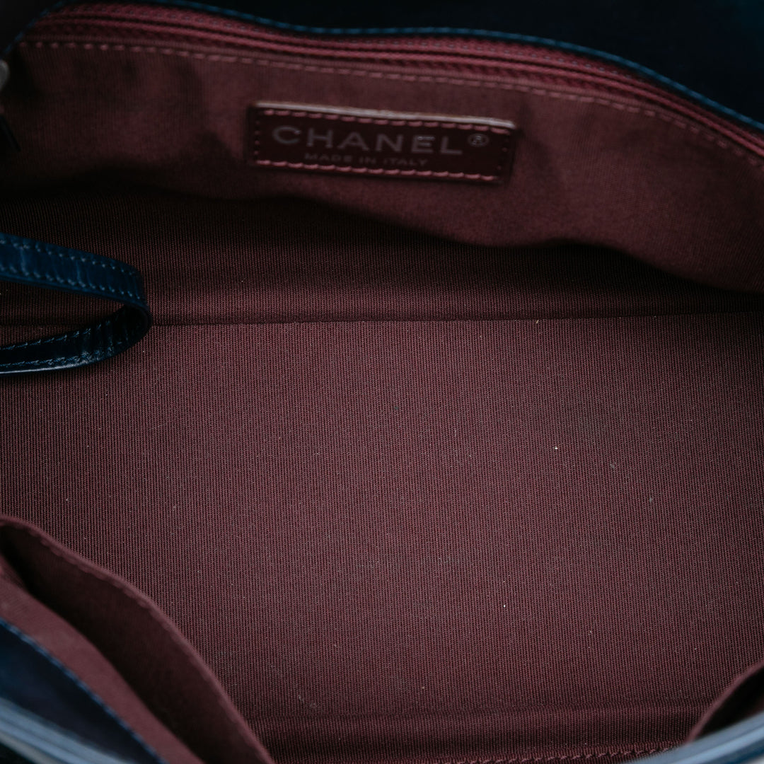 Chanel Small Quilted Aged Cuir de veau Daily Walk Flap Bleu