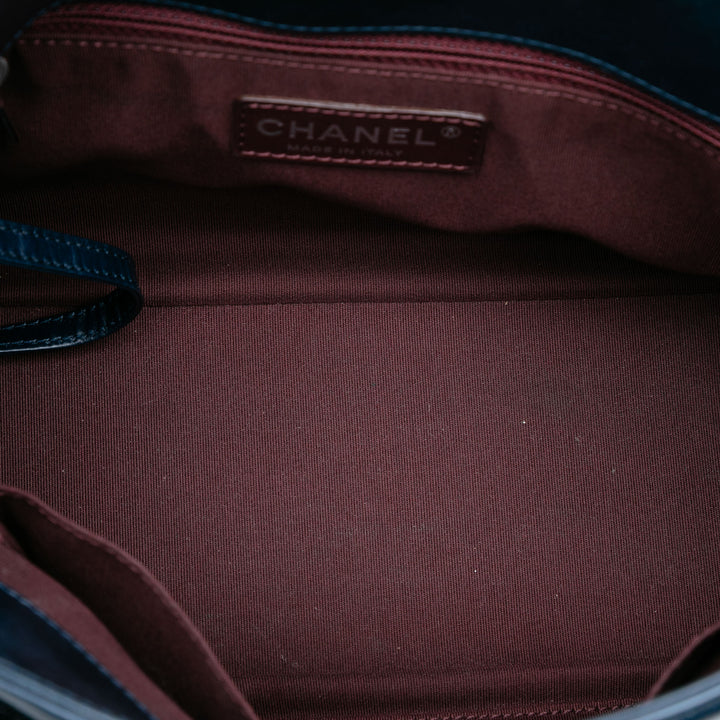 Chanel Small Quilted Aged Cuir de veau Daily Walk Flap Bleu
