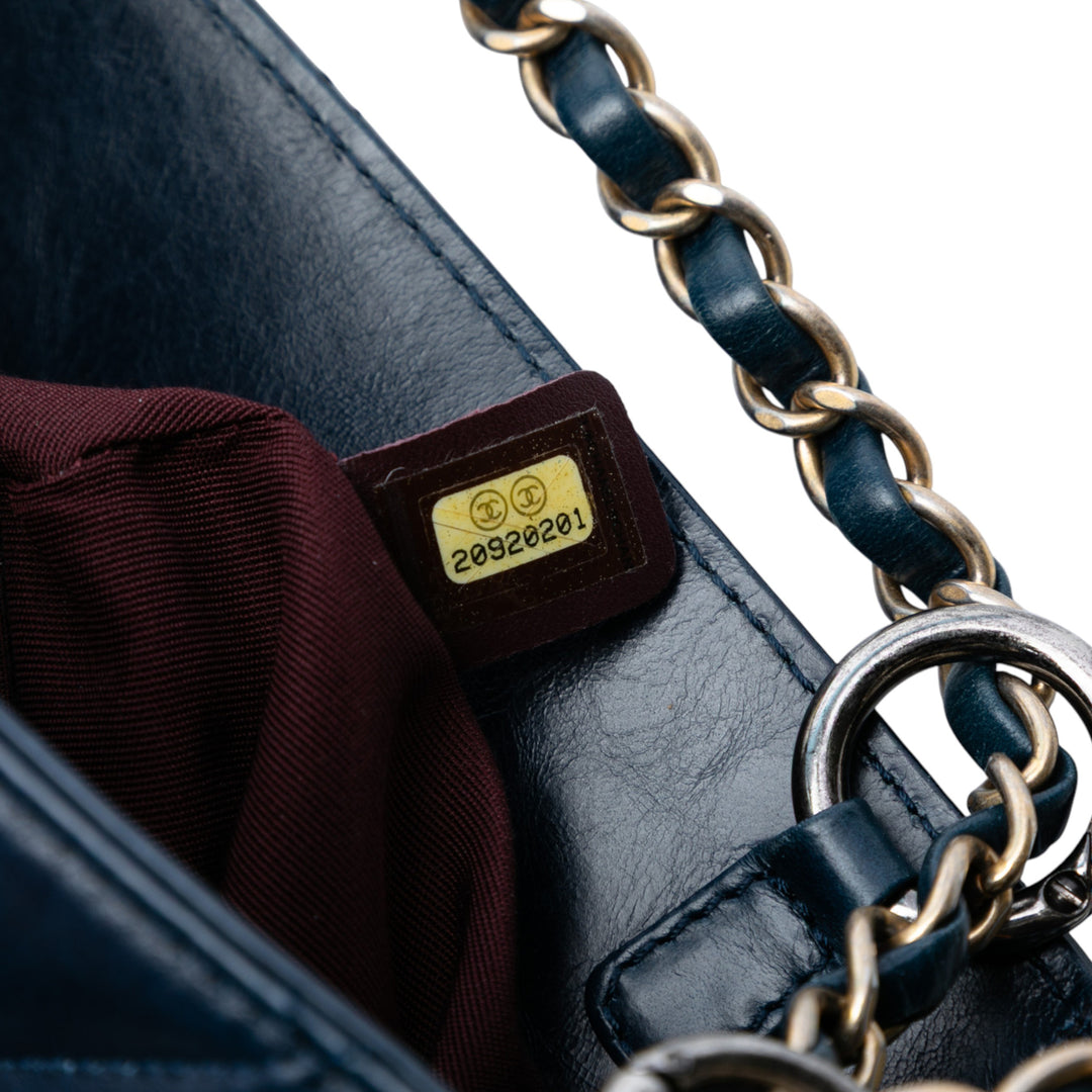 Chanel Small Quilted Aged Cuir de veau Daily Walk Flap Bleu