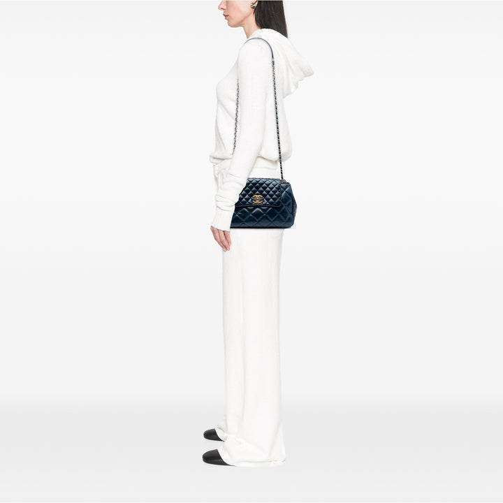 Chanel Small Quilted Aged Cuir de veau Daily Walk Flap Bleu