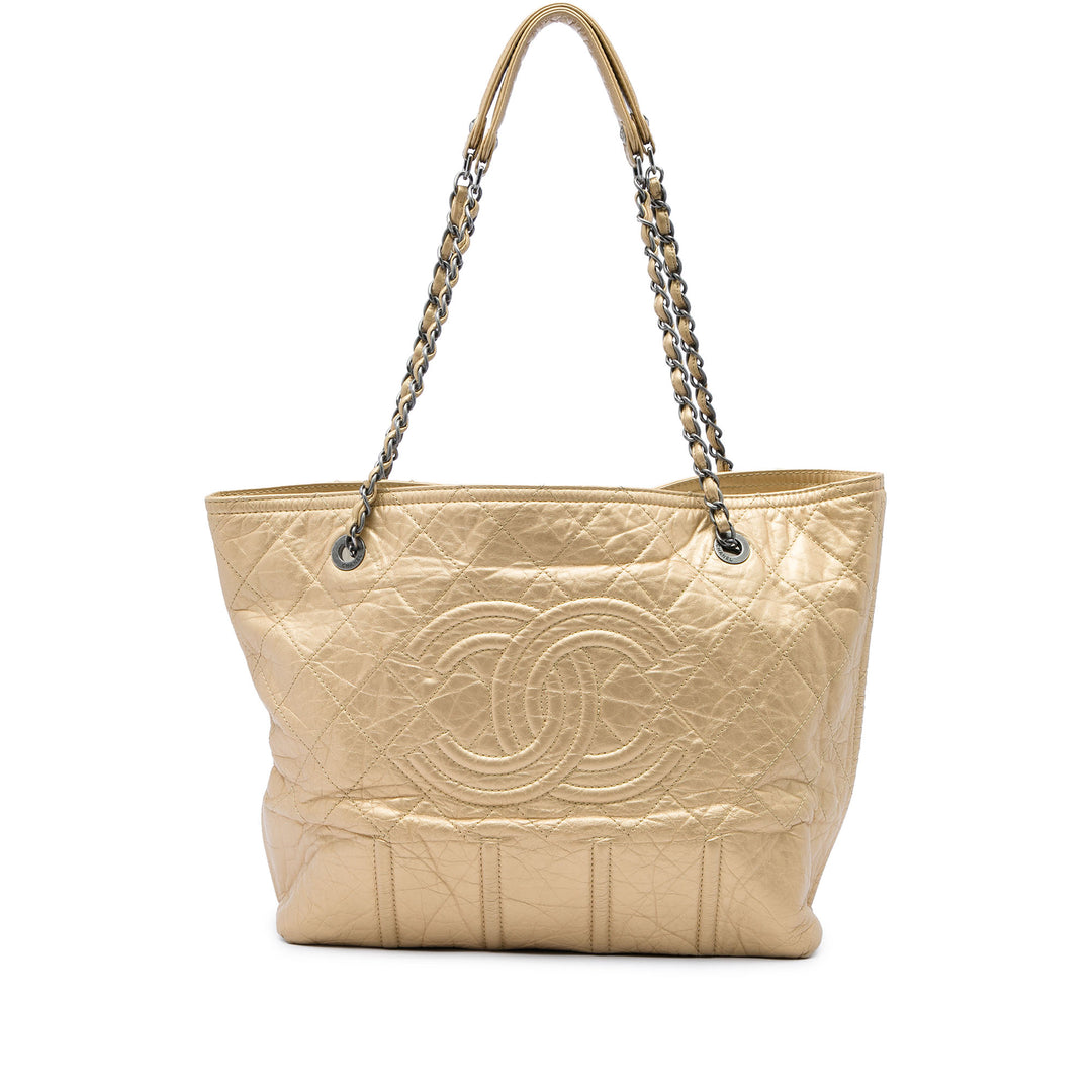 Chanel Cabas Distressed Cabas In Moscow vieilli Grand Cuir de veau Doré – vue principale – GABY PARIS