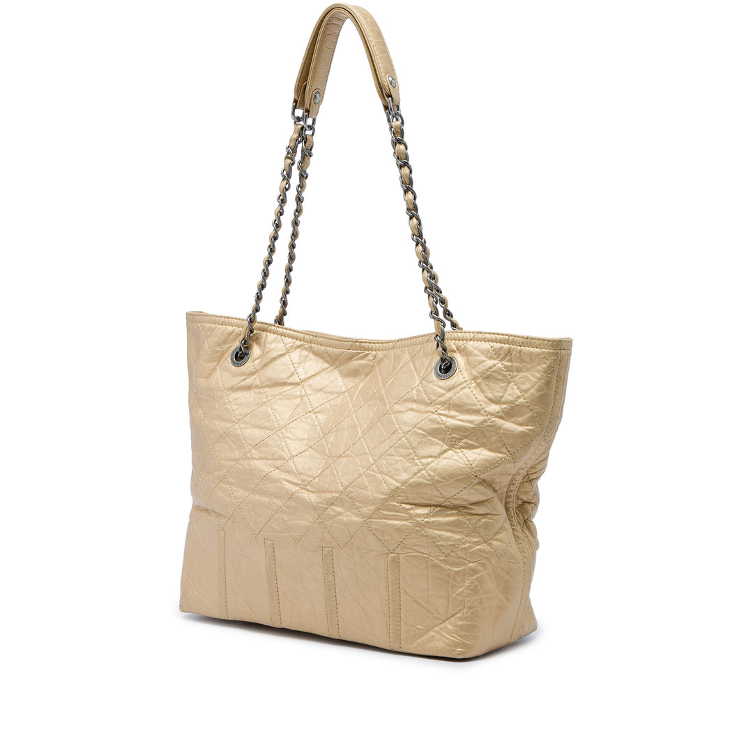 Chanel Cabas Distressed Cabas In Moscow vieilli Grand Cuir de veau Doré – vue 2 – GABY PARIS