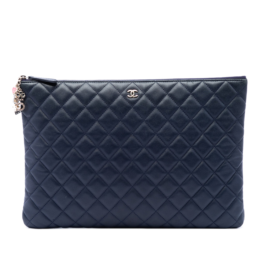 Chanel Large Matelassé Cuir d’agneau Casino Charms O Étui Pochette