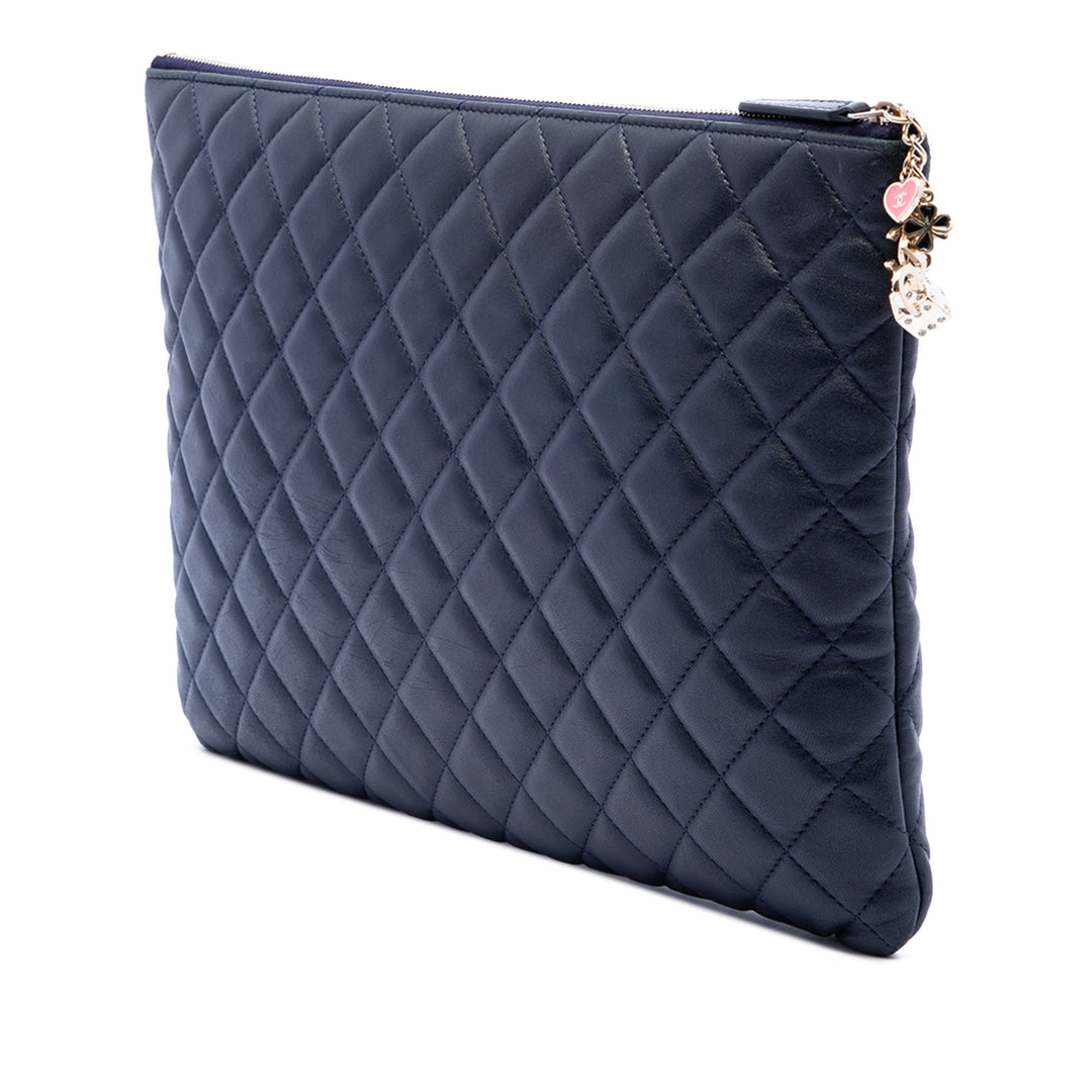 Chanel Large Matelassé Cuir d’agneau Casino Charms O Étui Pochette