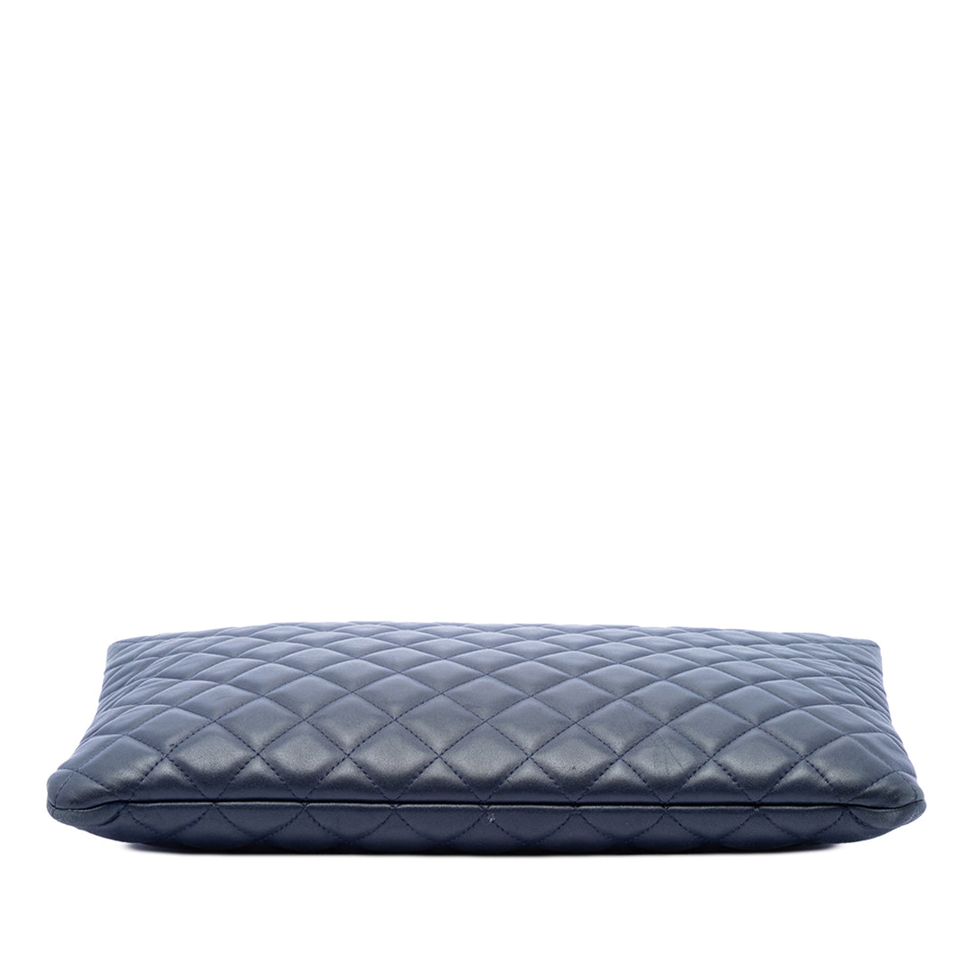 Chanel Large Matelassé Cuir d’agneau Casino Charms O Étui Pochette