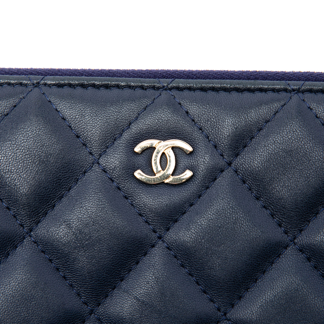 Chanel Large Matelassé Cuir d’agneau Casino Charms O Étui Pochette