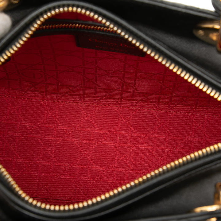 Dior Medium Cuir d’agneau Cannage Lady Dior