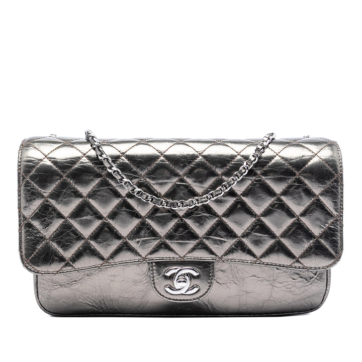 Chanel Medium Metallic Crackled Cuir de veau Clams Pocket à rabat