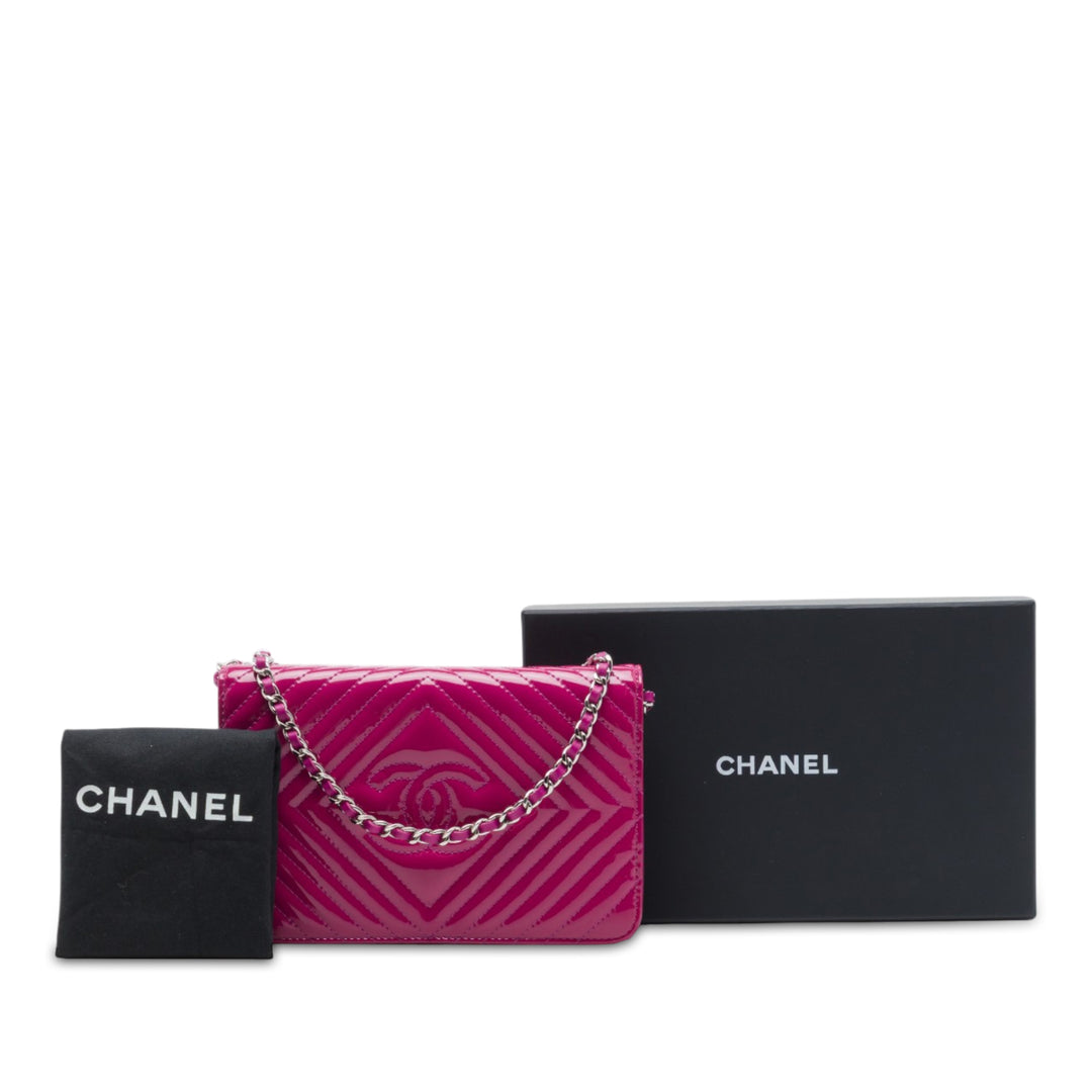CC Diamond Matelassé Wallet on Chain Rose