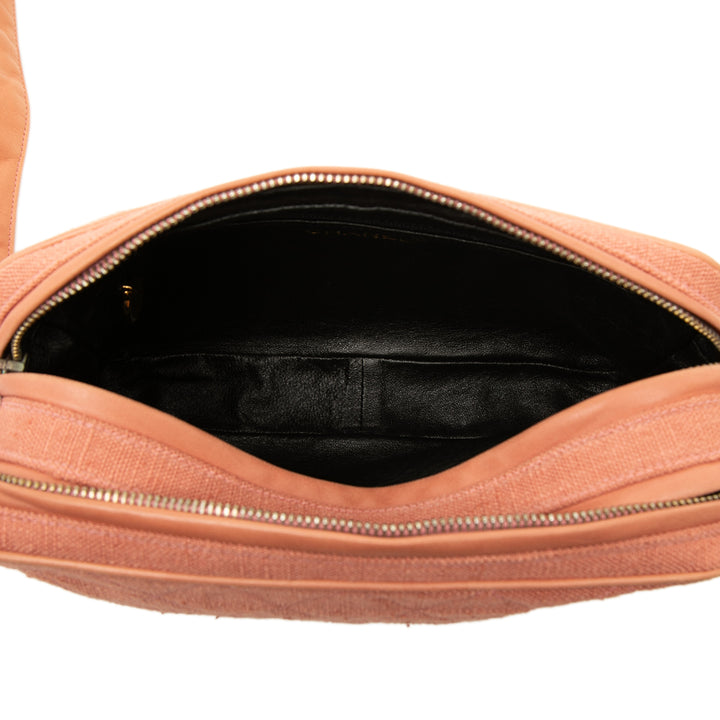 Chanel Sac caméra CC Matelassé Lin Double Zippé Rose – vue 4 – GABY PARIS