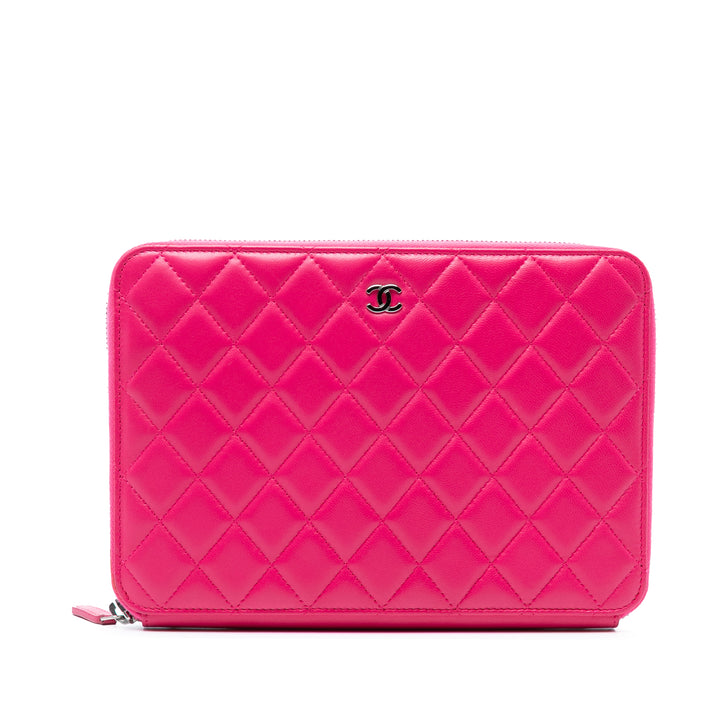 Chanel Large Matelassé Cuir d’agneau Zip Around Organizer Pochette
