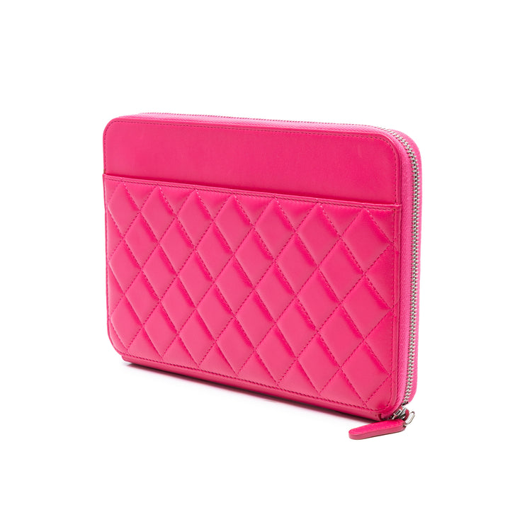 Chanel Large Matelassé Cuir d’agneau Zip Around Organizer Pochette