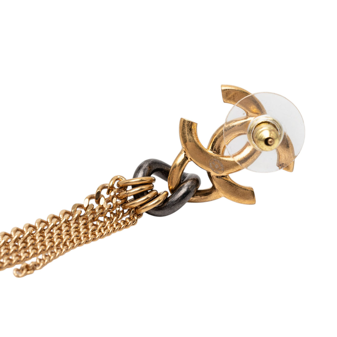 Chanel CC plaqué Multi Strand Fringe pendantes fermoir poussette Boucles d’oreilles