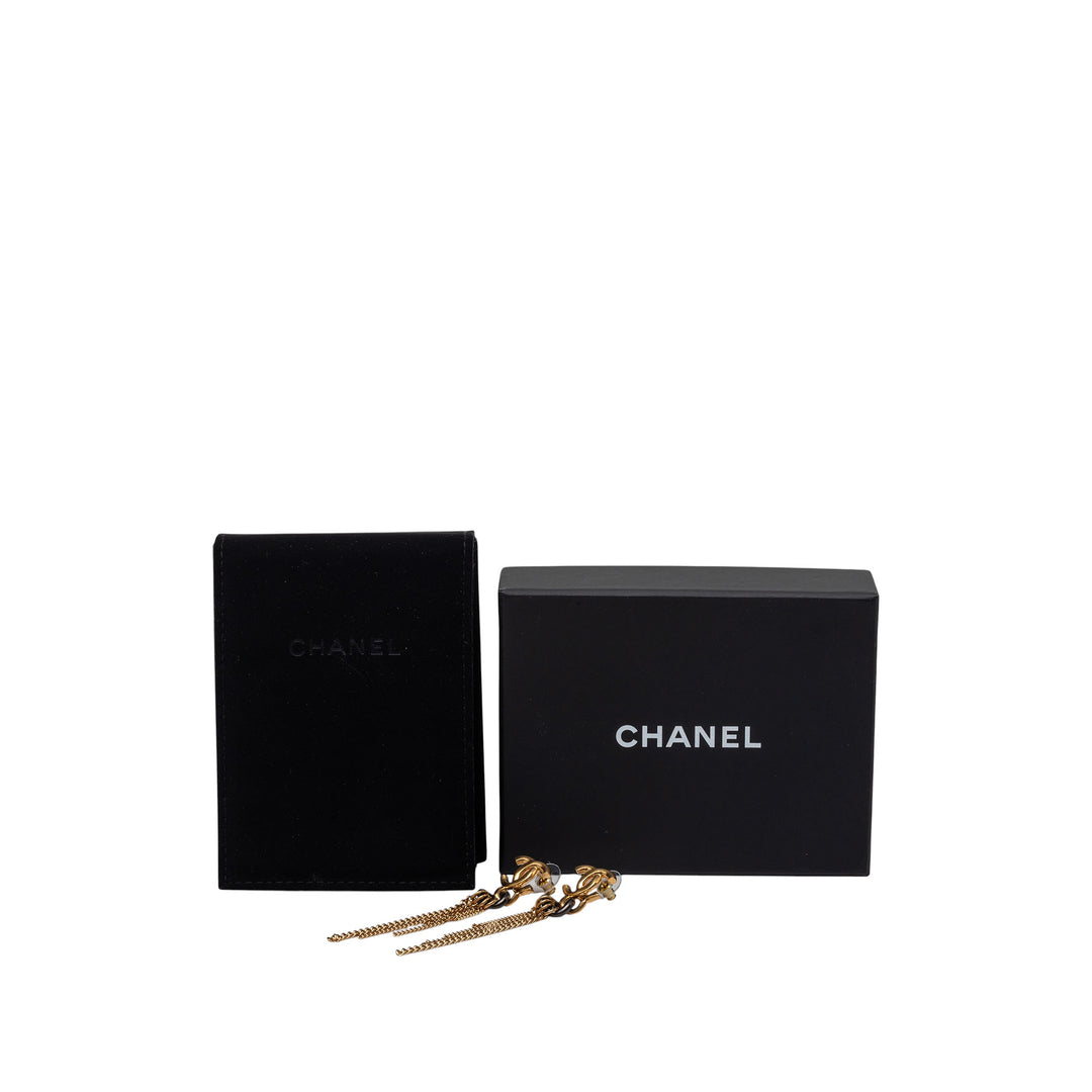 Chanel CC plaqué Multi Strand Fringe pendantes fermoir poussette Boucles d’oreilles