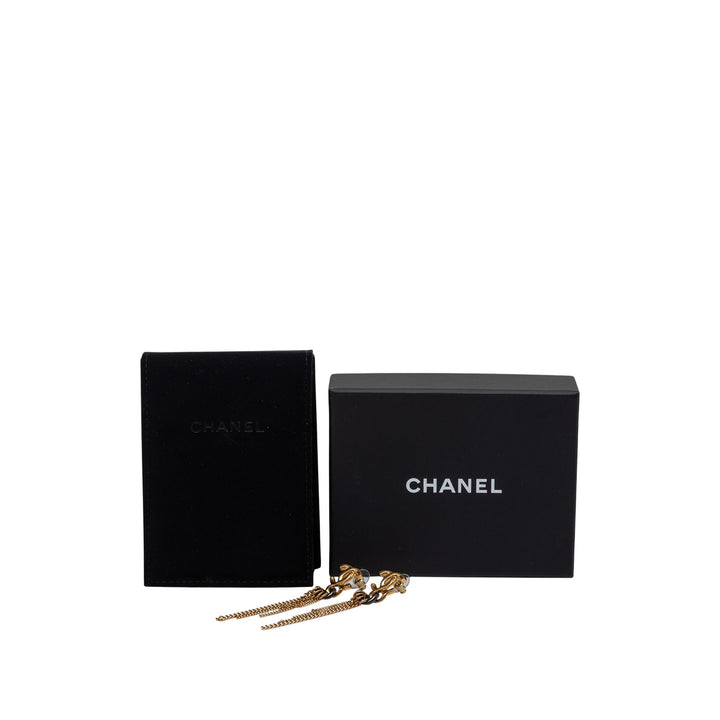 Chanel CC plaqué Multi Strand Fringe pendantes fermoir poussette Boucles d’oreilles