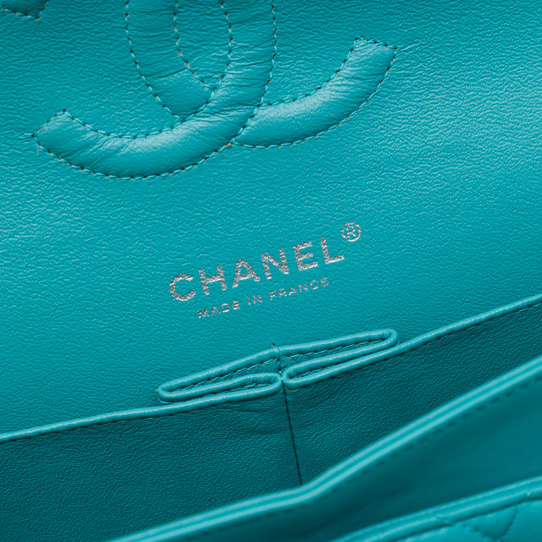Chanel Classic Double rabat Moyen Cuir d'agneau Bleu – vue 5 – GABY PARIS