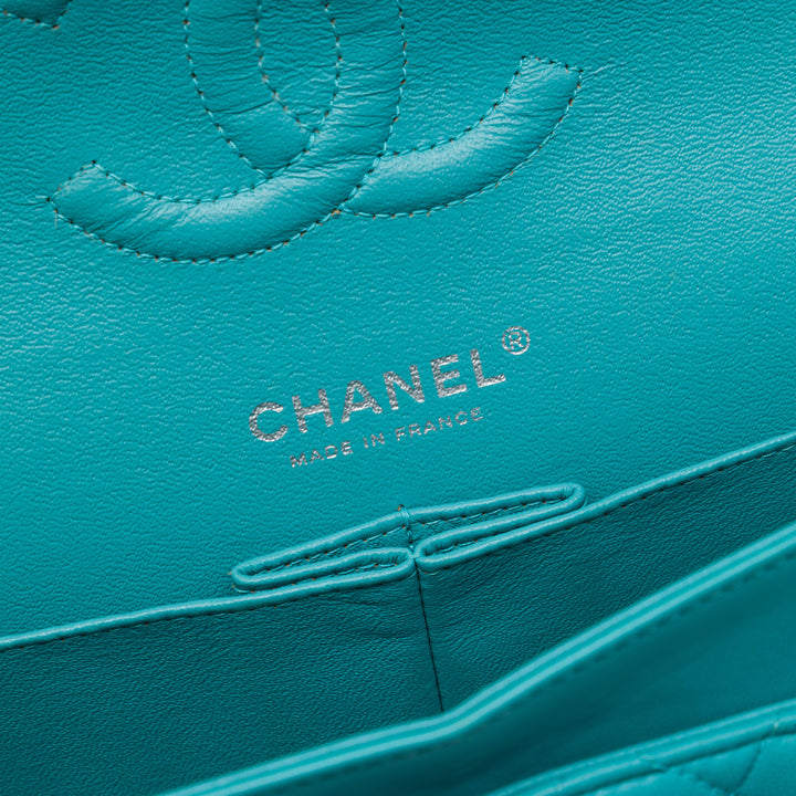 Chanel Classic Double rabat Moyen Cuir d'agneau Bleu – vue 5 – GABY PARIS