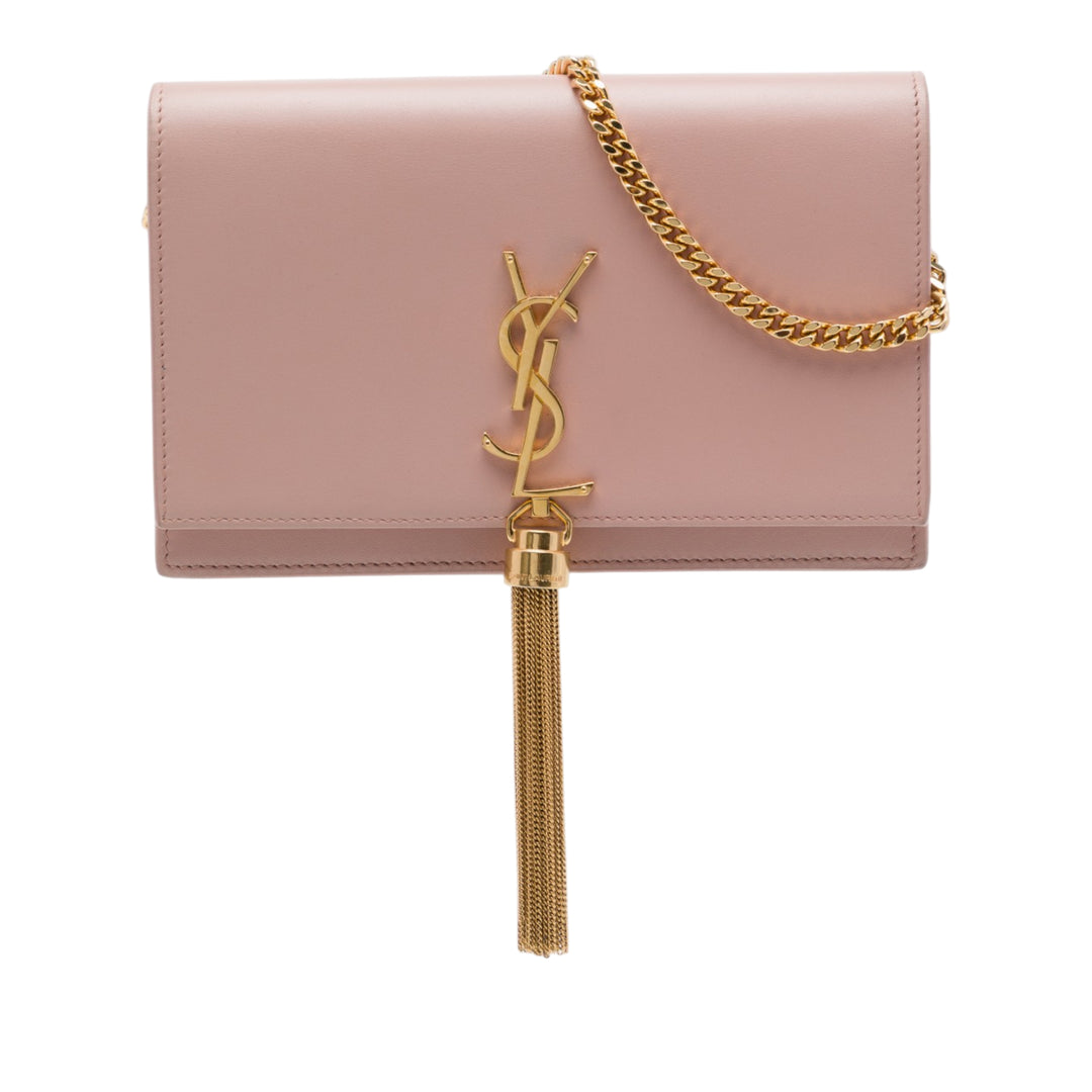 Saint Laurent Kate Pompon Wallet on Chain Cuir de veau lisse Rose – vue principale – GABY PARIS