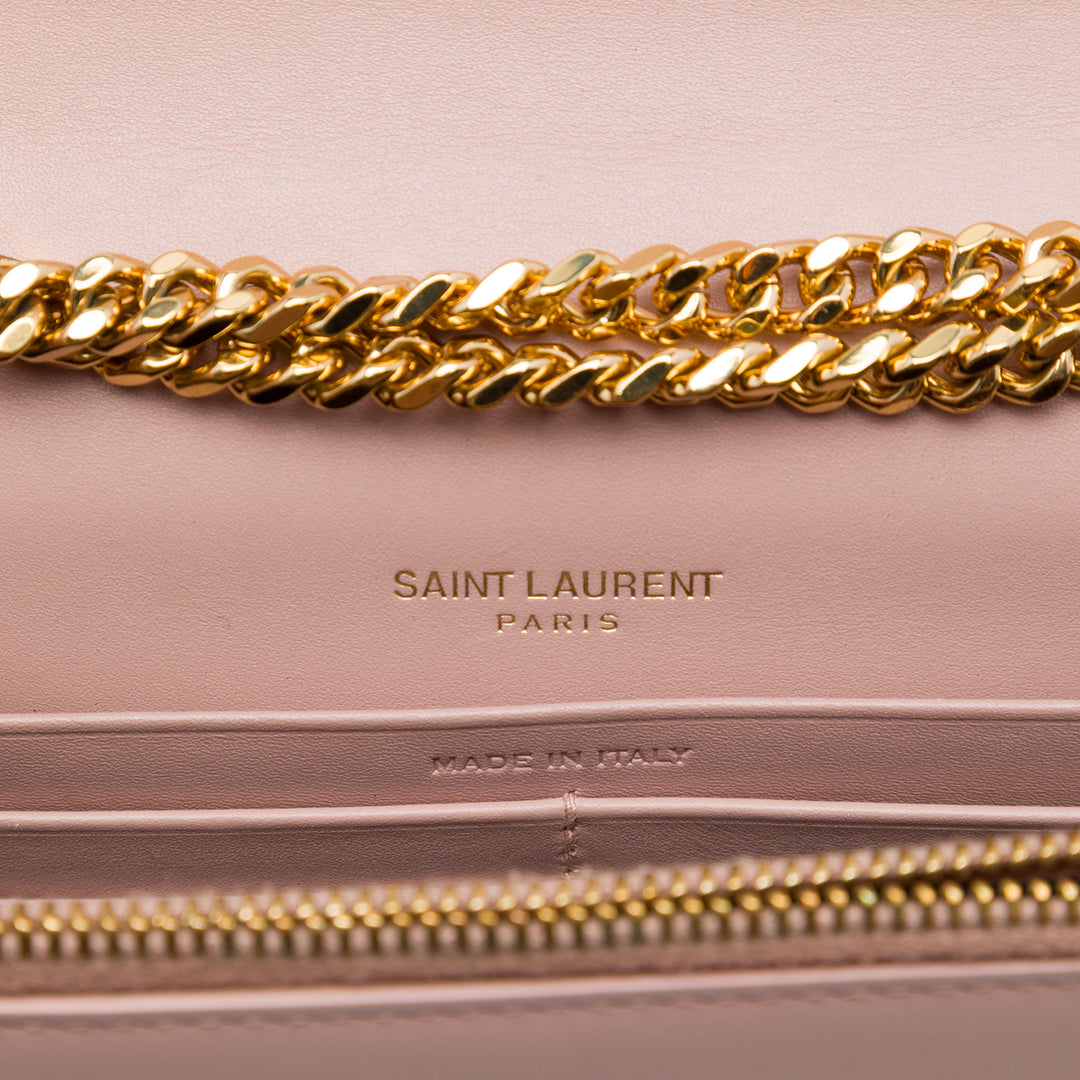 Saint Laurent Kate Pompon Wallet on Chain Cuir de veau lisse Rose – vue 5 – GABY PARIS