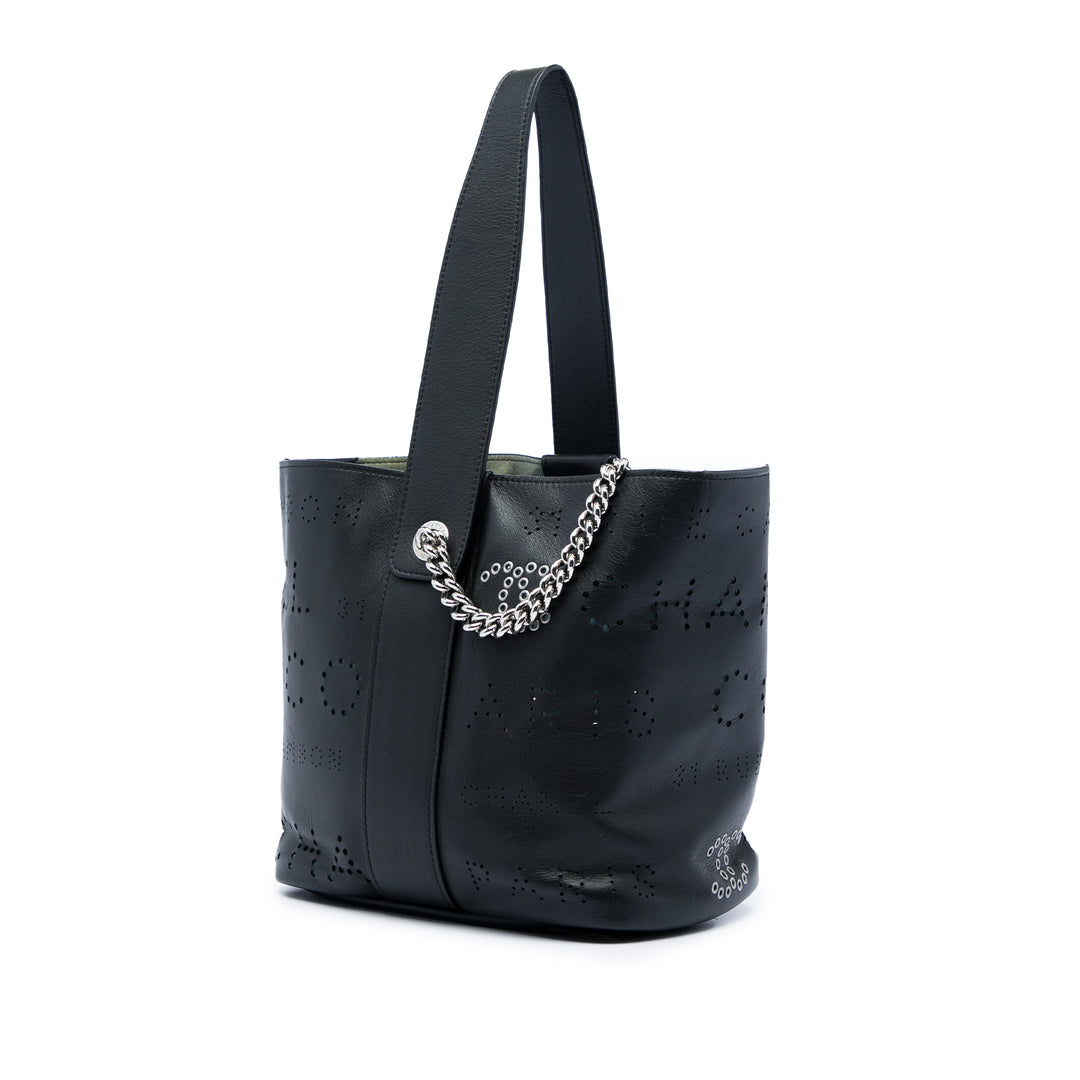 Chanel Small perforé Cuir de veau Logo Œillets Bucket Sac