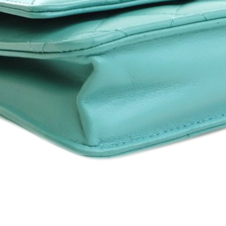 Chanel CC Quilted Cuir d’agneau Wallet On Chain Bleu