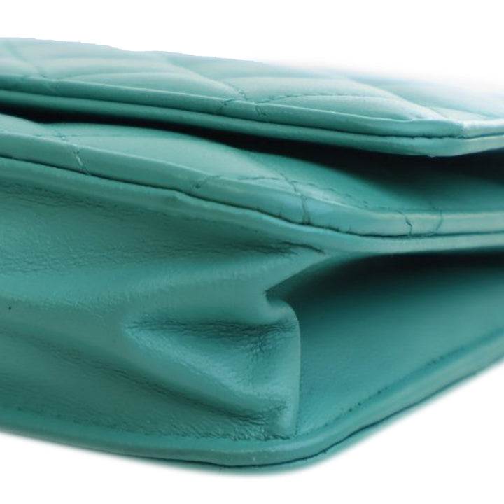 Chanel CC Quilted Cuir d’agneau Wallet On Chain Bleu