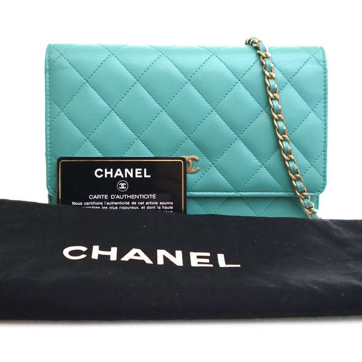 Chanel CC Quilted Cuir d’agneau Wallet On Chain Bleu