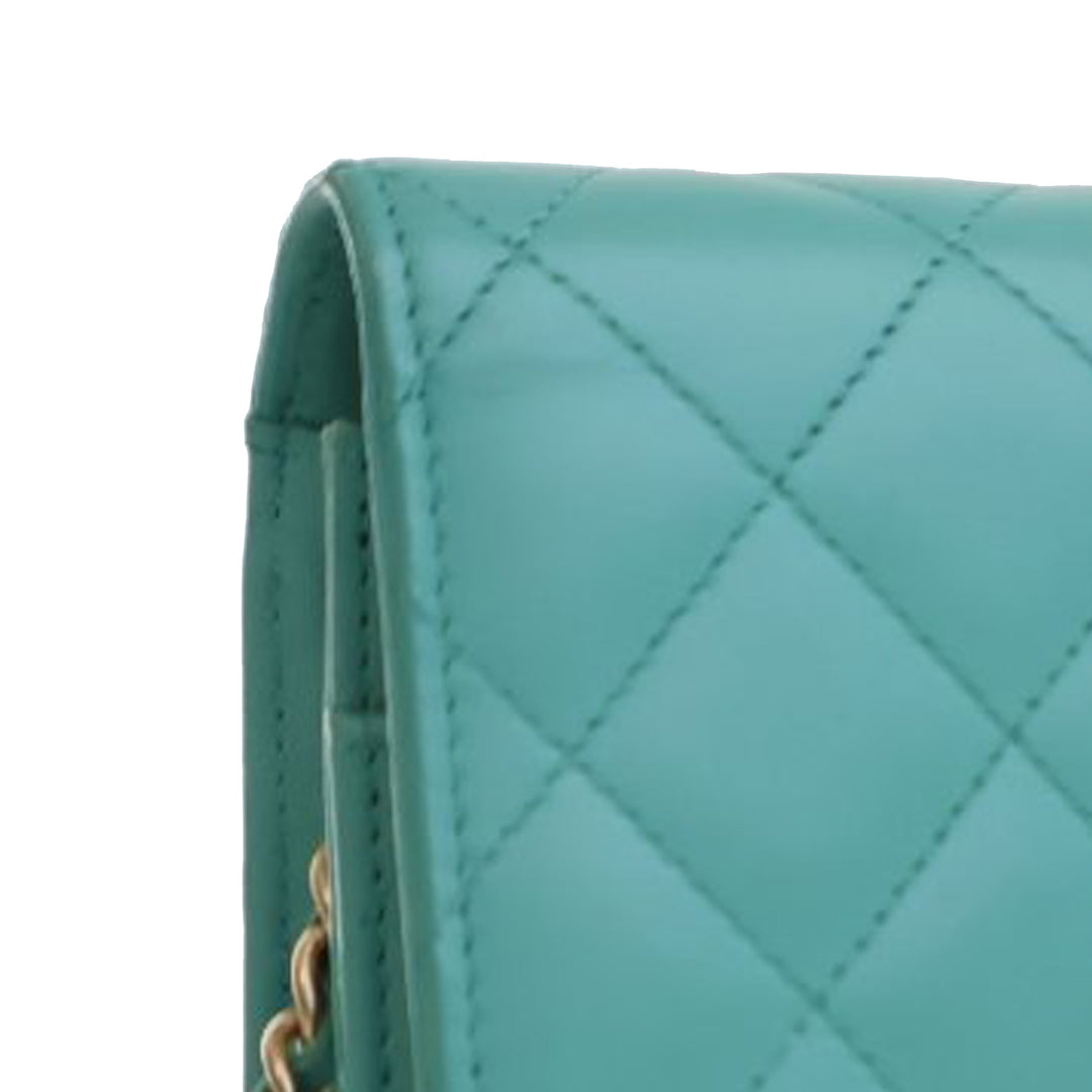 Chanel CC Quilted Cuir d’agneau Wallet On Chain Bleu