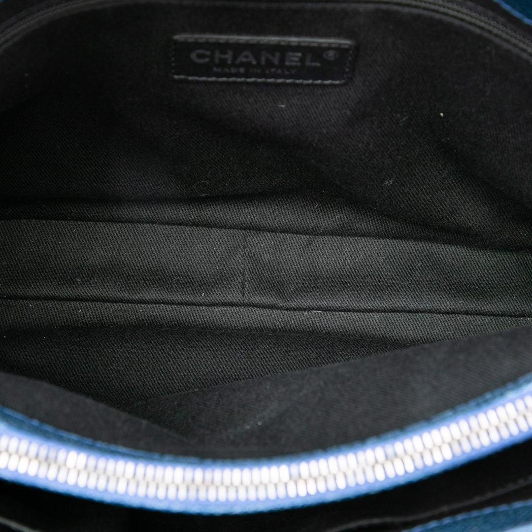 Chanel Matelassé Irisé Chic Cabas Moyen Cuir caviar Bleu – vue 4 – GABY PARIS