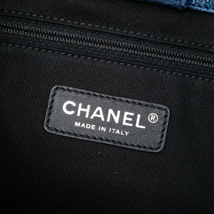 Chanel Matelassé Irisé Chic Cabas Moyen Cuir caviar Bleu – vue 5 – GABY PARIS