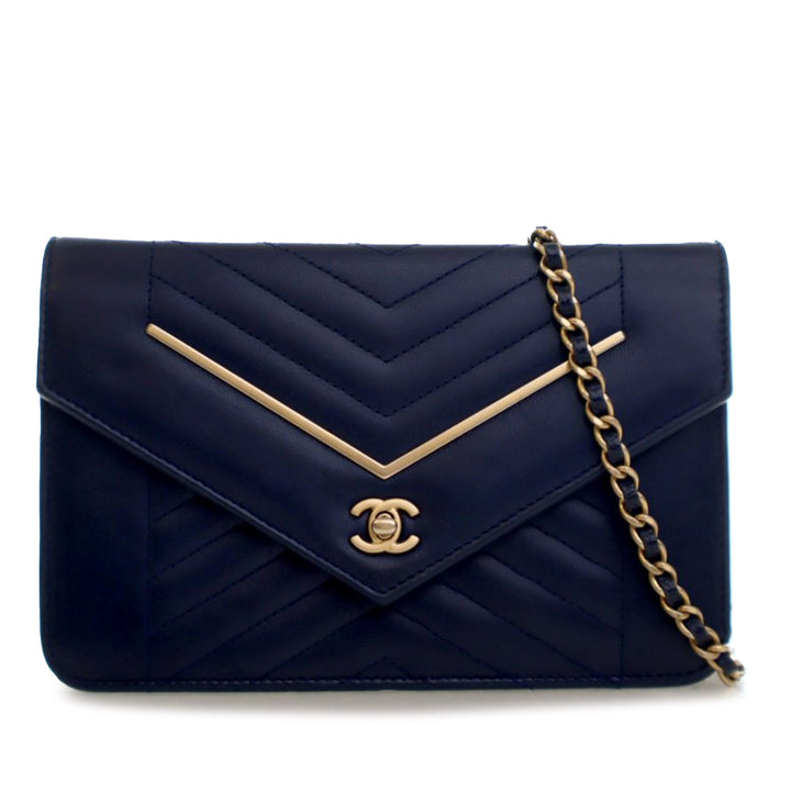 Chanel Reversed Chevron Cuir d’agneau Wallet on Chain