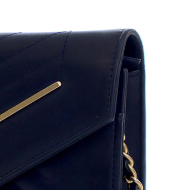 Chanel Reversed Chevron Cuir d’agneau Wallet on Chain