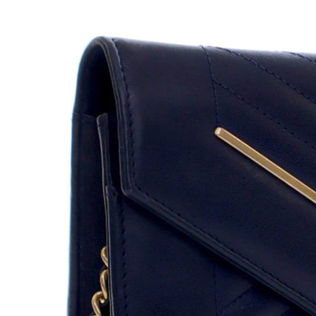 Chanel Reversed Chevron Cuir d’agneau Wallet on Chain