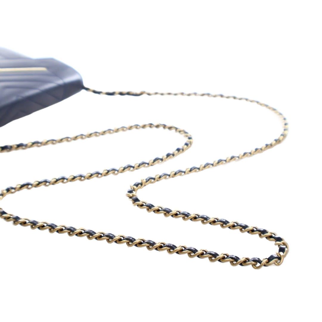 Chanel Reversed Chevron Cuir d’agneau Wallet on Chain