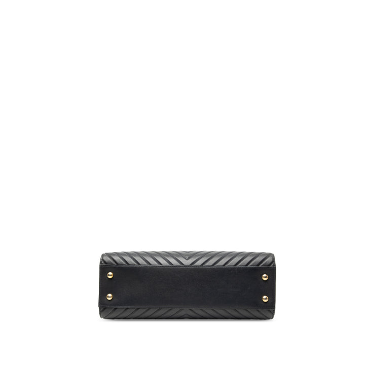 Chanel Chevron Cuir de veau Collar et Tie Cabas