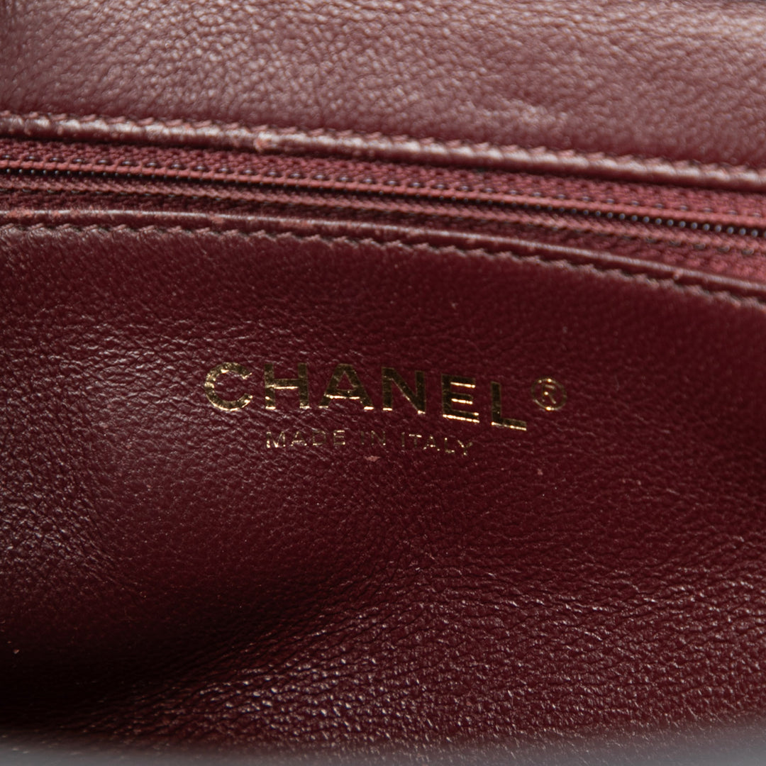 Chanel Chevron Cuir de veau Collar et Tie Cabas