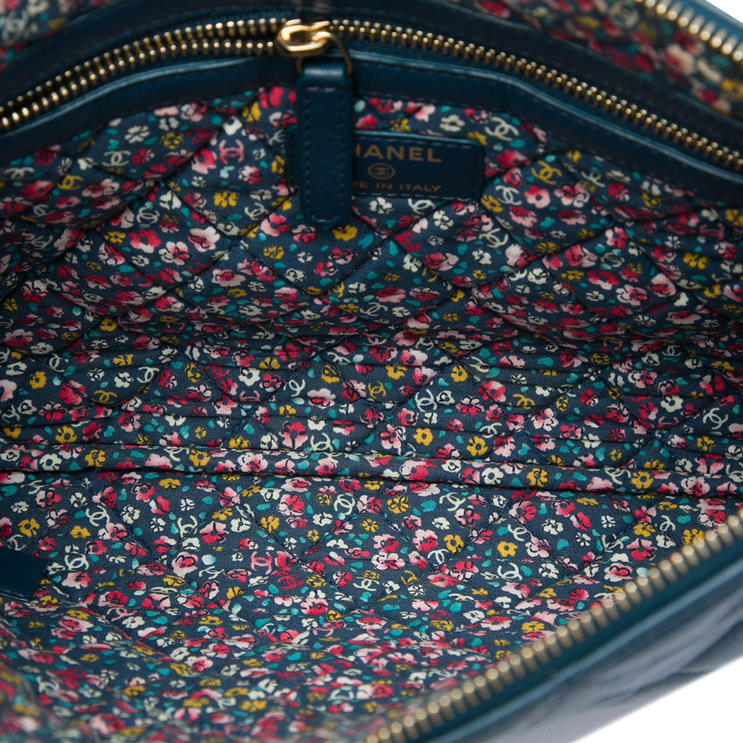 Chanel Matelassé Cuba La Habana O Étui Pochette Moyen Cuir d'agneau Bleu