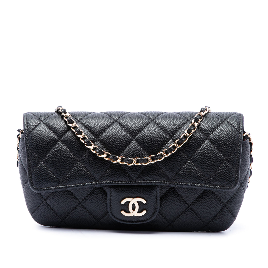 Chanel CC Matelassé Sunglasses Étui avec chaîne Cuir caviar Noir – vue principale – GABY PARIS