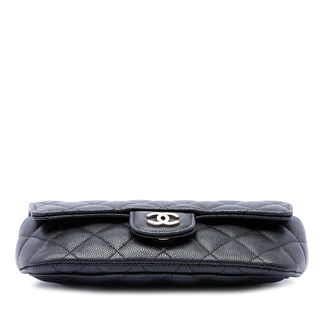 Chanel CC Matelassé Sunglasses Étui avec chaîne Cuir caviar Noir – vue 3 – GABY PARIS