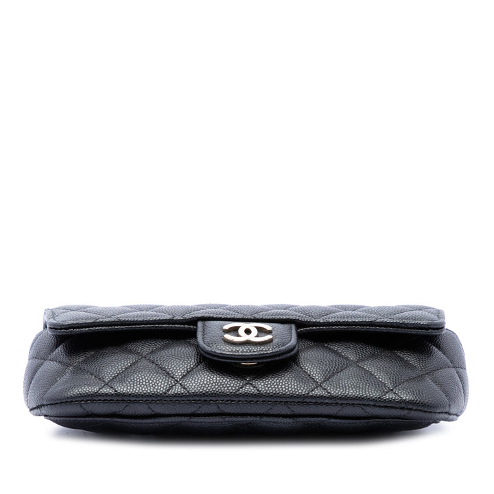 Chanel CC Matelassé Sunglasses Étui avec chaîne Cuir caviar Noir – vue 3 – GABY PARIS