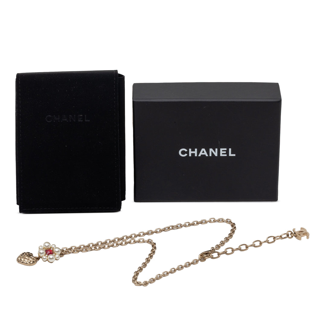 Chanel CC plaqué Perles fantaisie Flower et Strass Heart Pendant Collier