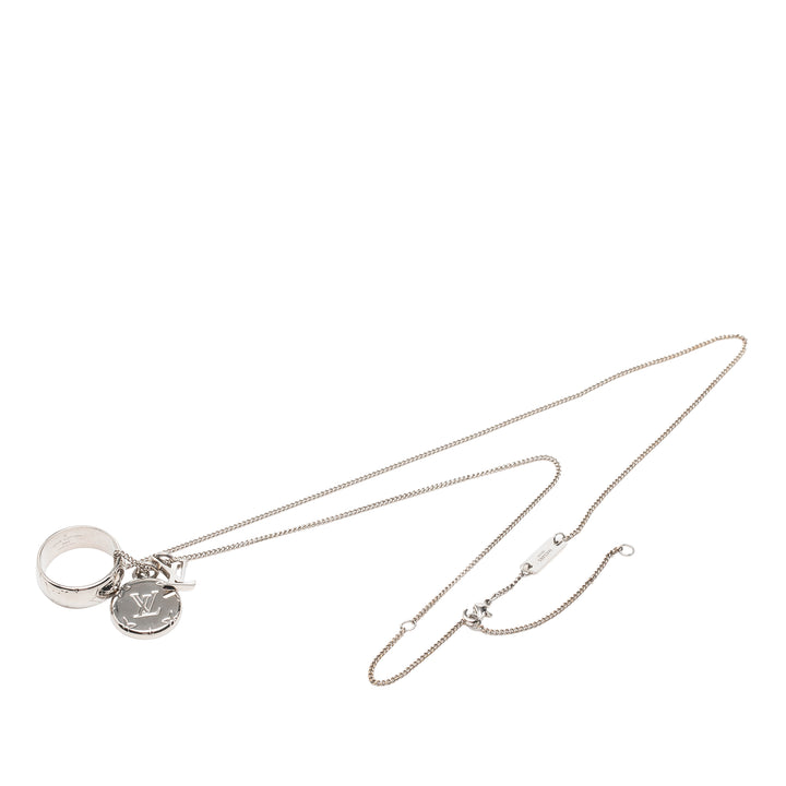 Louis Vuitton Collier Brass Charms Monogram Argenté – vue principale – GABY PARIS