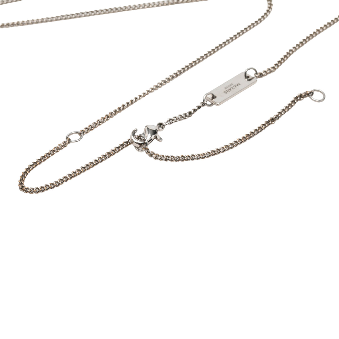 Louis Vuitton Collier Brass Charms Monogram Argenté – vue 6 – GABY PARIS