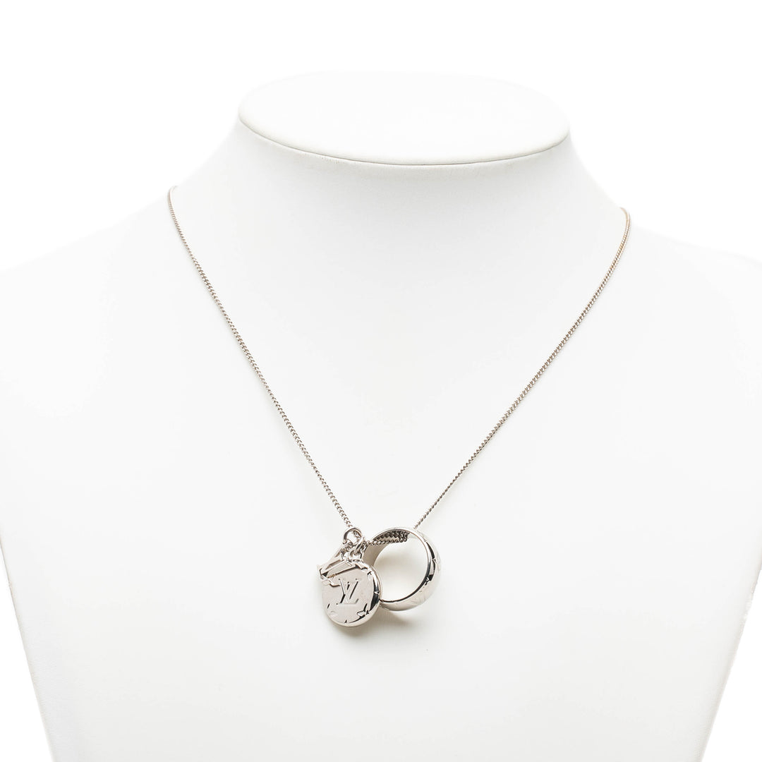 Louis Vuitton Collier Brass Charms Monogram Argenté – vue 7 – GABY PARIS