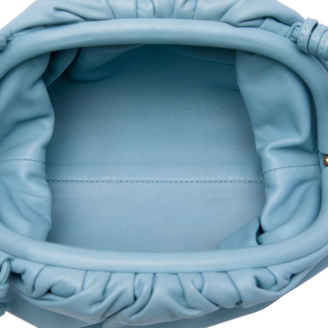Bottega Veneta Pochette The Mini Cuir d'agneau Bleu – vue 4 – GABY PARIS