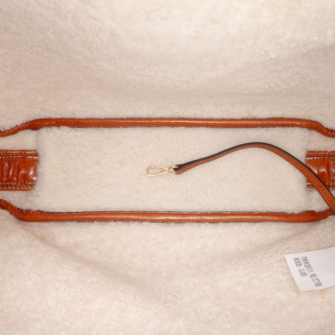 Miu Miu Large Shearling à finitions Cuir de veau Logo Beau Sac bandoulière